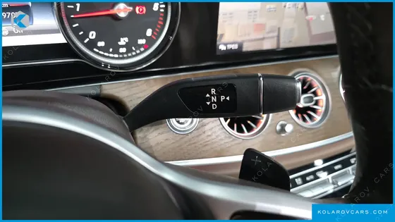 MERCEDES E-CLASS E220D EXCLUSIVE