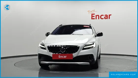 VOLVO V40 D3