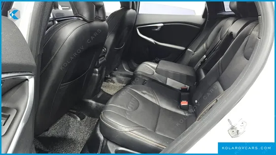 VOLVO V40 D3