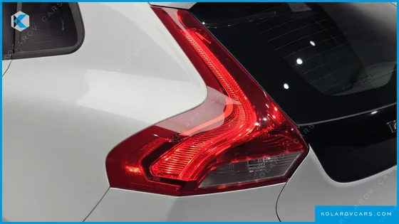 VOLVO V40 D3