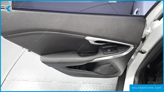 VOLVO V40 D3