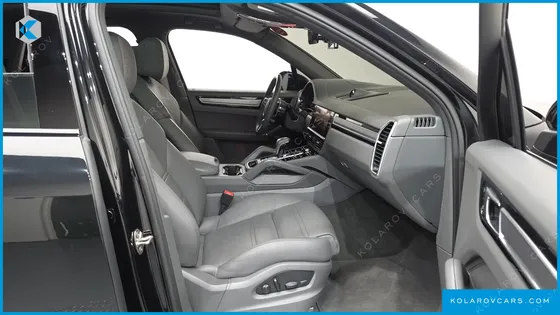 PORSCHE CAYENNE 3.0 PLATINUM EDITION