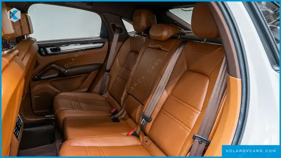 PORSCHE CAYENNE 3.0 COUPE PLATINUM EDITION
