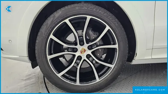 PORSCHE CAYENNE 3.0 COUPE PLATINUM EDITION