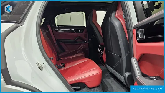 PORSCHE CAYENNE 3.0 COUPE PLATINUM EDITION