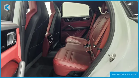 PORSCHE CAYENNE 3.0 COUPE PLATINUM EDITION