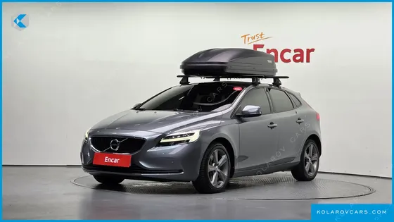 VOLVO V40 D3