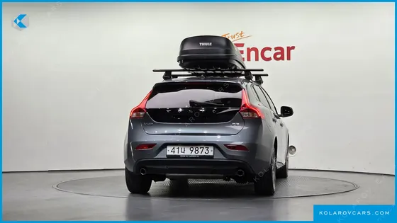 VOLVO V40 D3