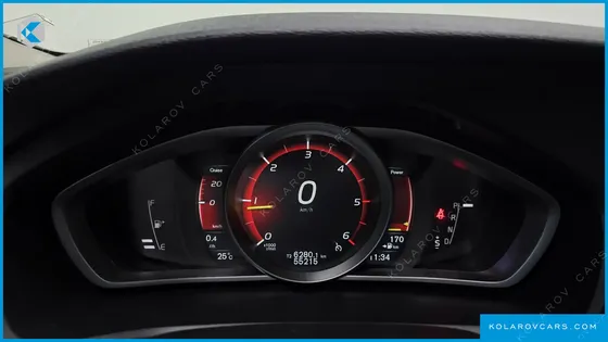 VOLVO V40 D3