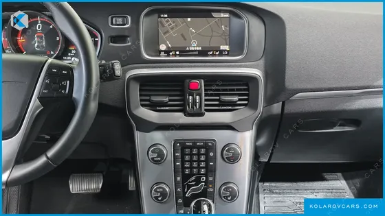 VOLVO V40 D3