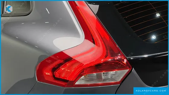 VOLVO V40 D3