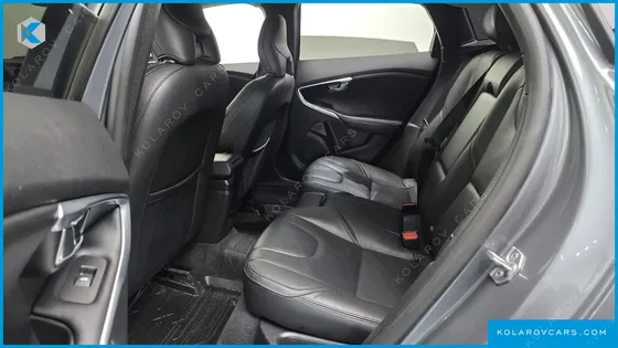 VOLVO V40 D3