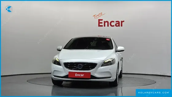 VOLVO V40 D3