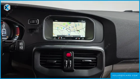 VOLVO V40 D3