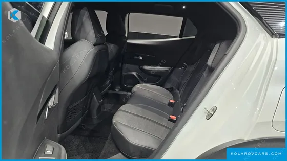 PEUGEOT 2008 EV GT