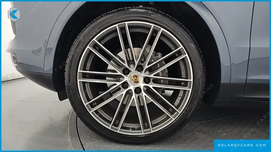 PORSCHE CAYENNE 3.0