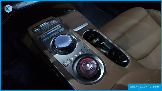 GENESIS GV70 2.5T GASOLINE 2WD