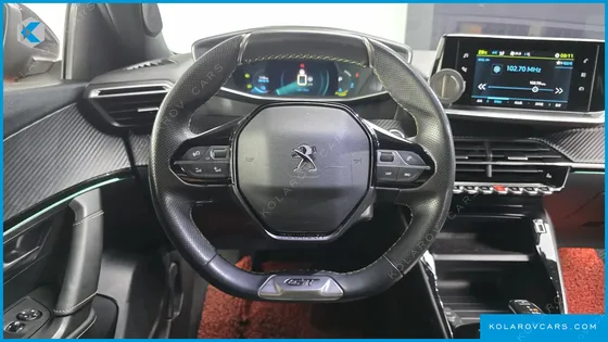 PEUGEOT 2008 EV GT