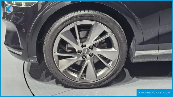 GENESIS GV70 2.5T GASOLINE 2WD