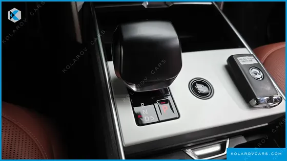 LAND ROVER RANGE ROVER P615 SV LWB