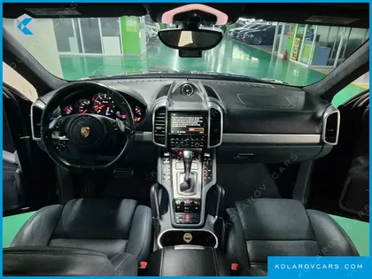 PORSCHE CAYENNE 4.8 TURBO