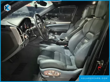 PORSCHE CAYENNE 4.8 TURBO