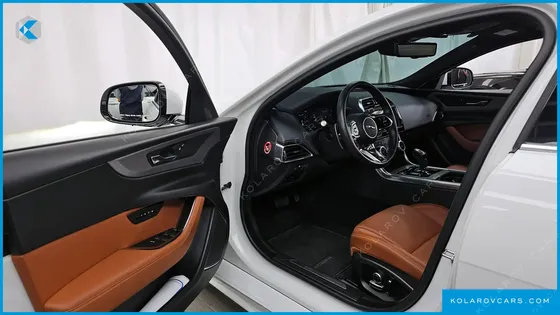 JAGUAR XE D180 R-DYNAMIC S