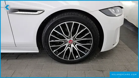 JAGUAR XE D180 R-DYNAMIC S