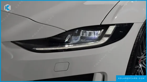 JAGUAR XE D180 R-DYNAMIC S