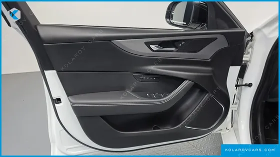 JAGUAR XE D180 R-DYNAMIC S