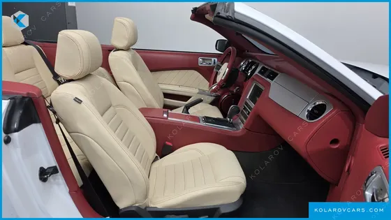 FORD MUSTANG CONVERTIBLE