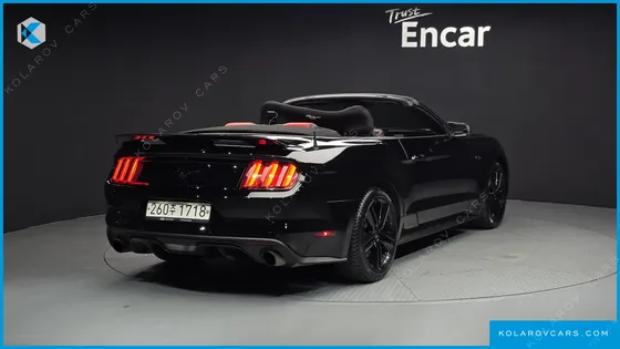 FORD MUSTANG CONVERTIBLE