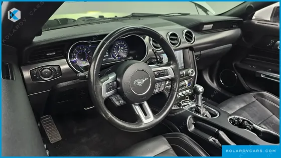 FORD MUSTANG CONVERTIBLE