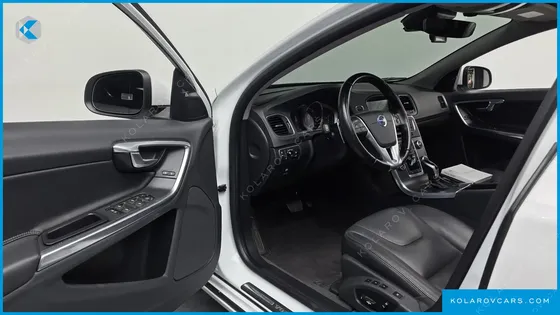 VOLVO V60 D2