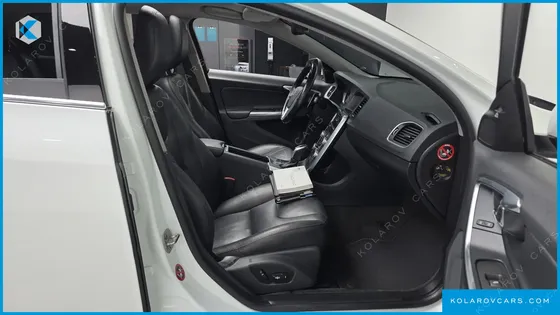 VOLVO V60 D2