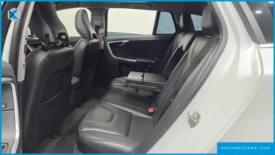 VOLVO V60 D2