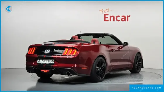 FORD MUSTANG CONVERTIBLE
