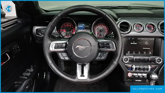 FORD MUSTANG CONVERTIBLE