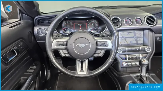 FORD MUSTANG CONVERTIBLE