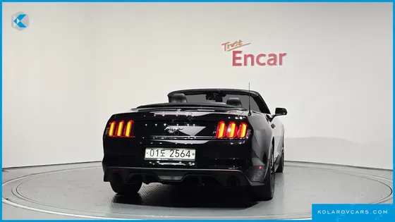 FORD MUSTANG CONVERTIBLE