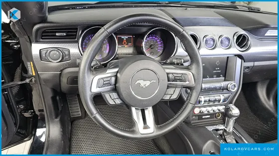 FORD MUSTANG CONVERTIBLE