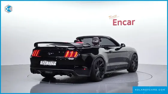 FORD MUSTANG CONVERTIBLE