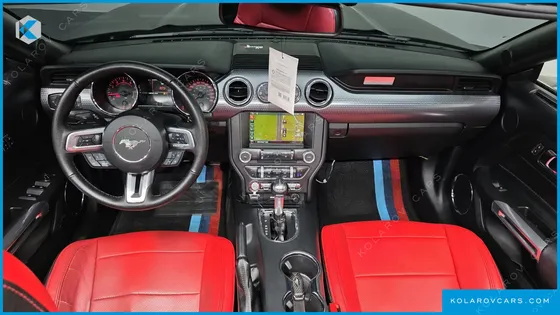 FORD MUSTANG CONVERTIBLE