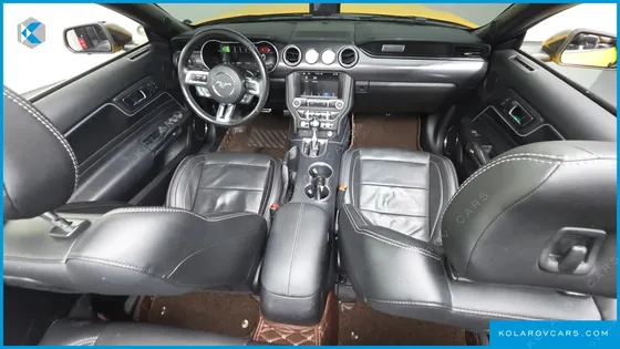 FORD MUSTANG CONVERTIBLE