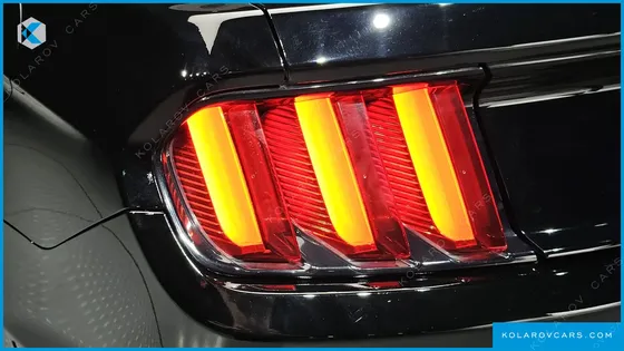 FORD MUSTANG CONVERTIBLE