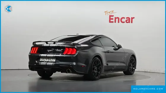 FORD MUSTANG COUPE