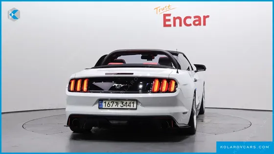 FORD MUSTANG CONVERTIBLE