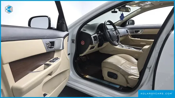 JAGUAR XF 2.0 LUXURY