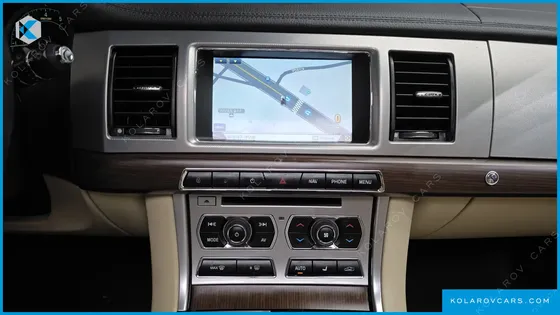 JAGUAR XF 2.0 LUXURY