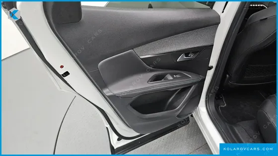 PEUGEOT 3008 1.2 PURE TECH ALLURE